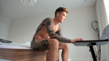 Anotherguyonyourscreen  18-08-2021 video buttplug